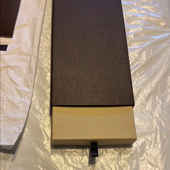 Louis Vuitton Brown Tie Box - Picture 5 of 11